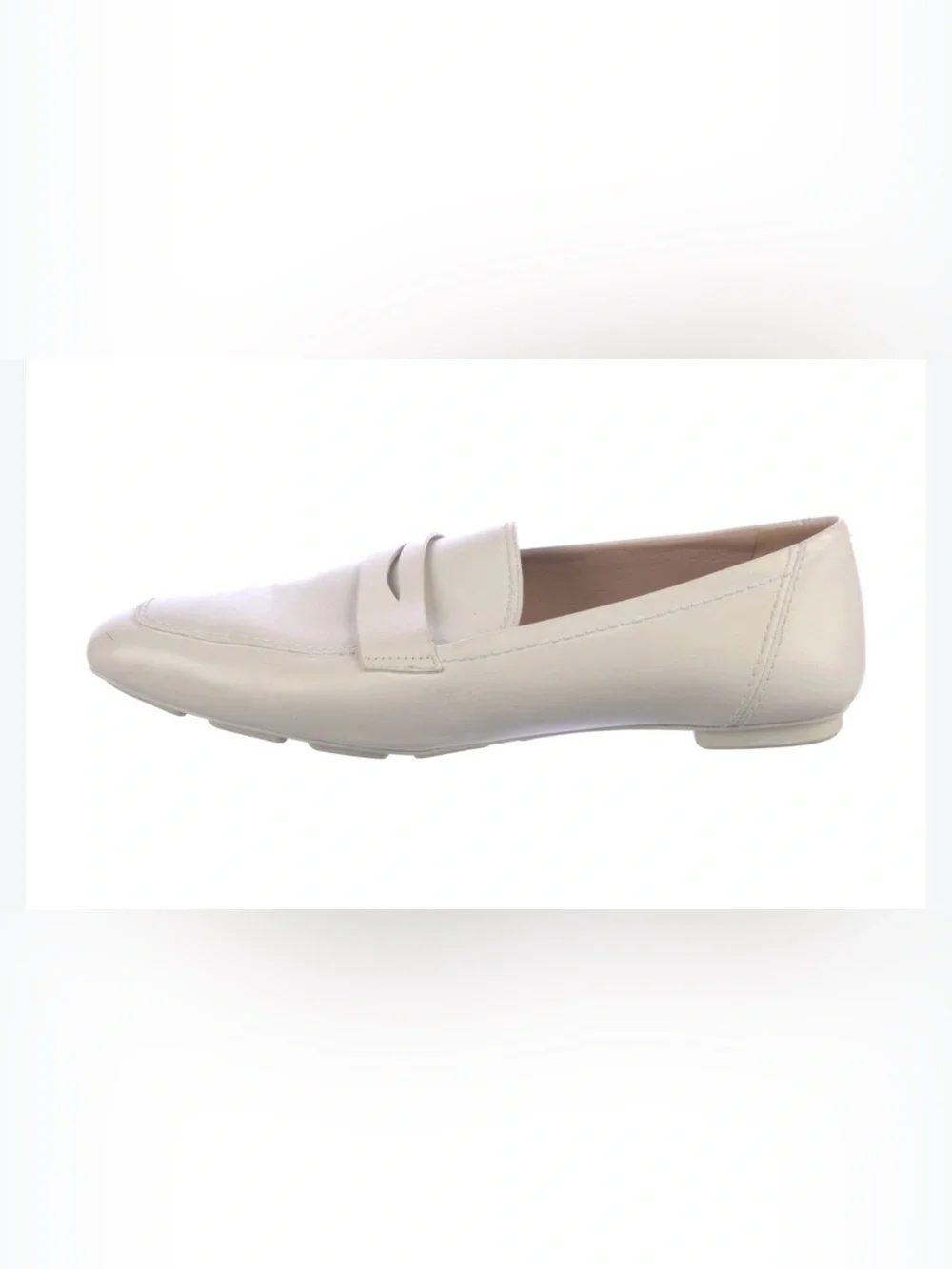 Stuart Weitzman Jet Loafers Cream Calves Leather Almond Toe Penny Loafers. NWOT